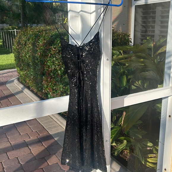 Windsor Black Sequin spaghetti Strappy Skater Party Mini Dress sz M Like New - Picture 12 of 17